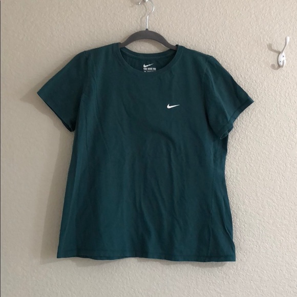 Nike Tops - Nike T-Shirt